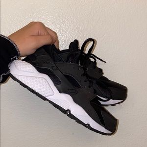 Nike Air Huaraches (Brand new)